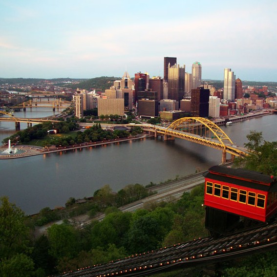 http://www.thomastours.com/images/pittsburghduquenseinclineandskyline.jpg